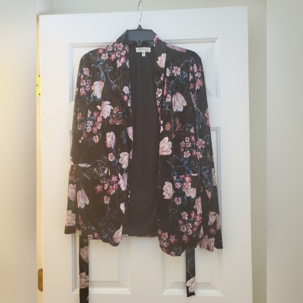 Velvet floral blazer